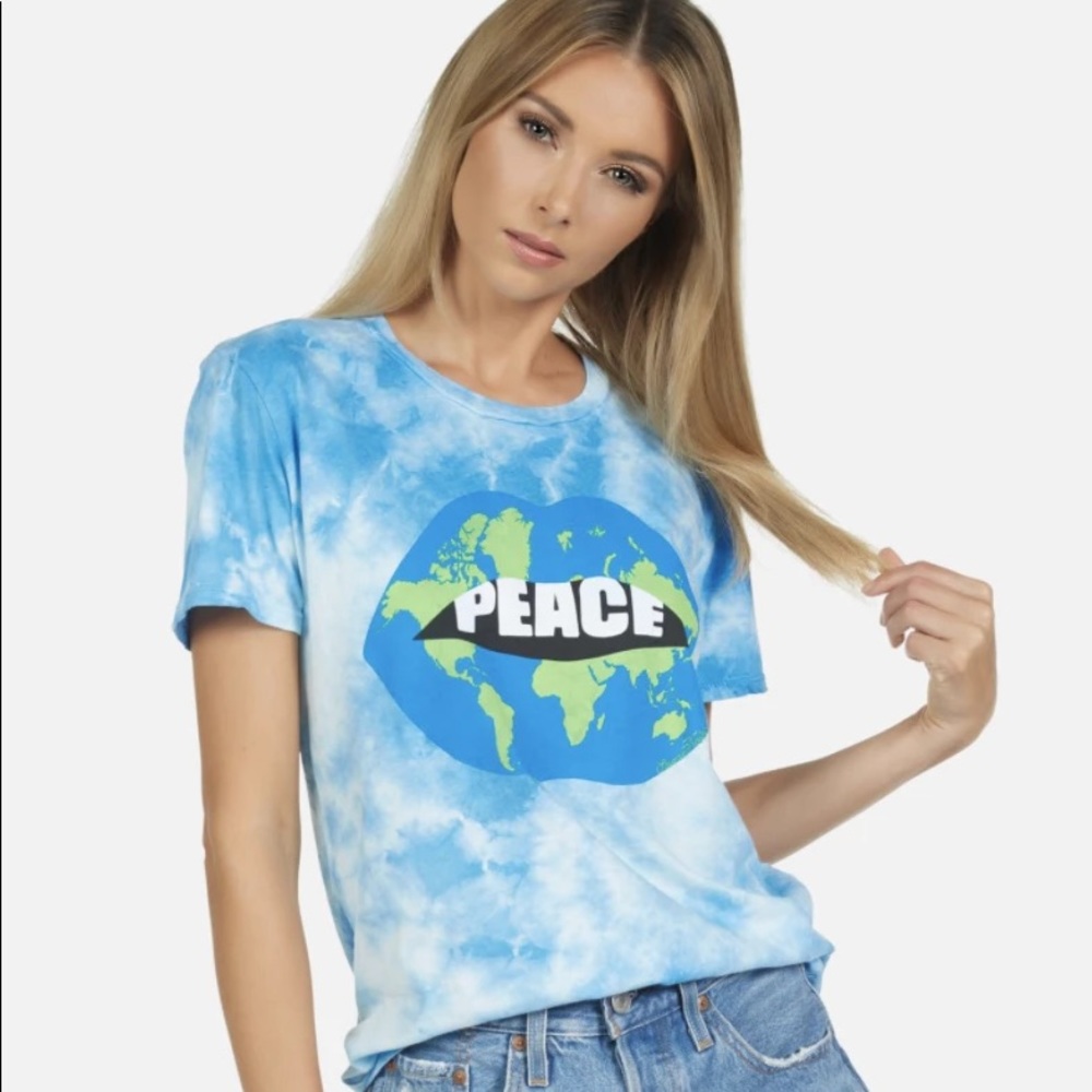 Lauren Moshi Wolf World Peace Lips Tee